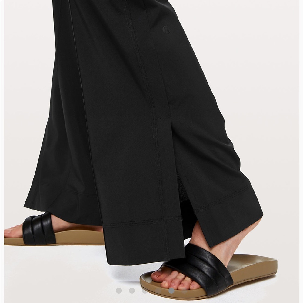Lululemon Wanderer wide leg pant